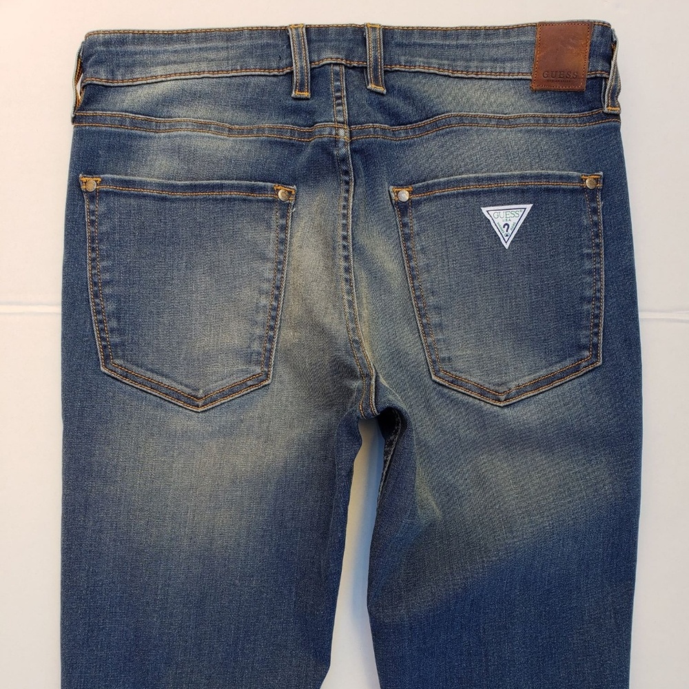 New Men's sz 32 GUESS Slim Tapered Destroyed Jeans - Picture 6 of 7